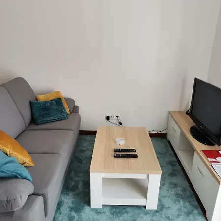 Downtown Ari Flat
